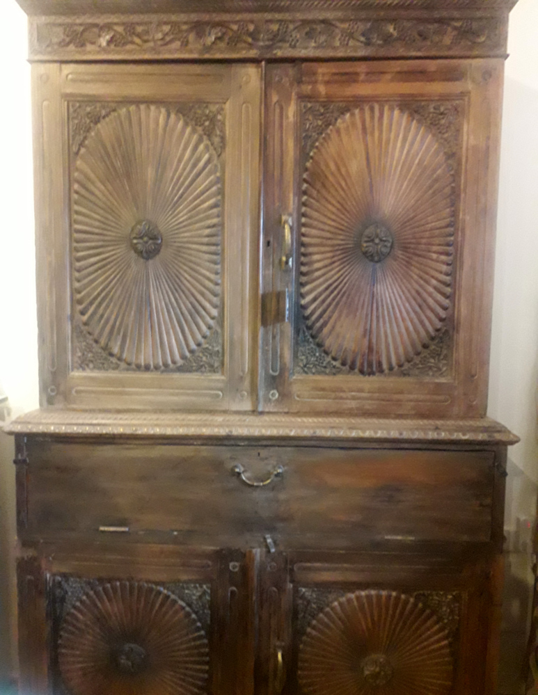 sunflower-schrank-antik-weiliwohn