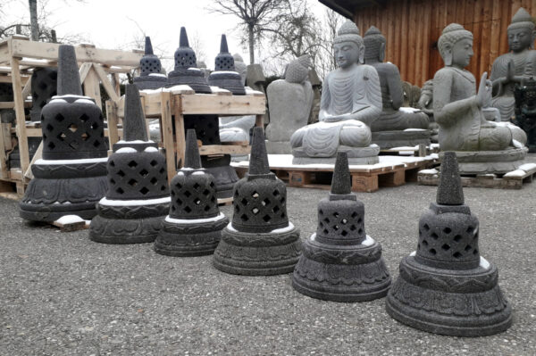 stupa in verschiedenen größen, frostsicherer lavastein