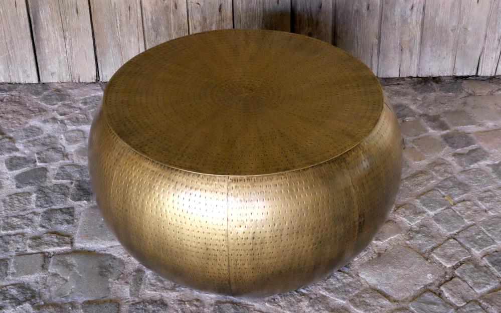 runder couchtisch aus messing handgeschmiedet raindrum