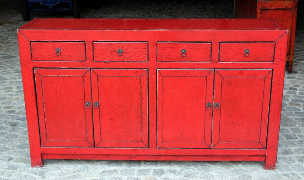 grosses sideboard satt rot lackiert mit vier laden und vier tueren