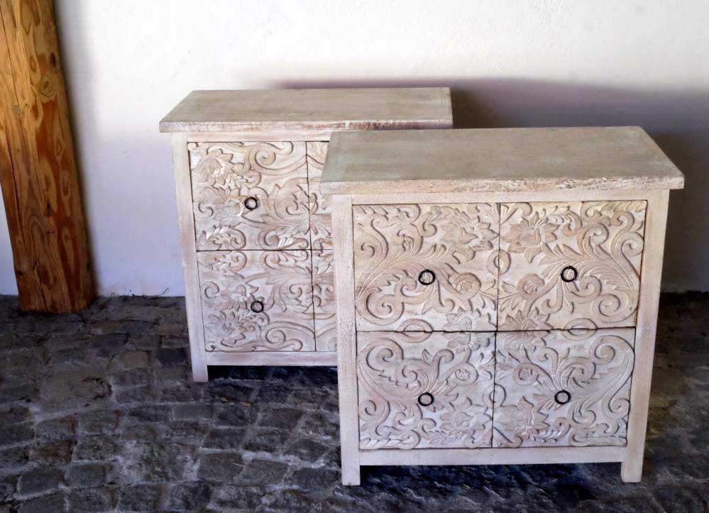 ladenschrank mit vier quadratischen schubladen handgeschnitzte ornamente aus indien