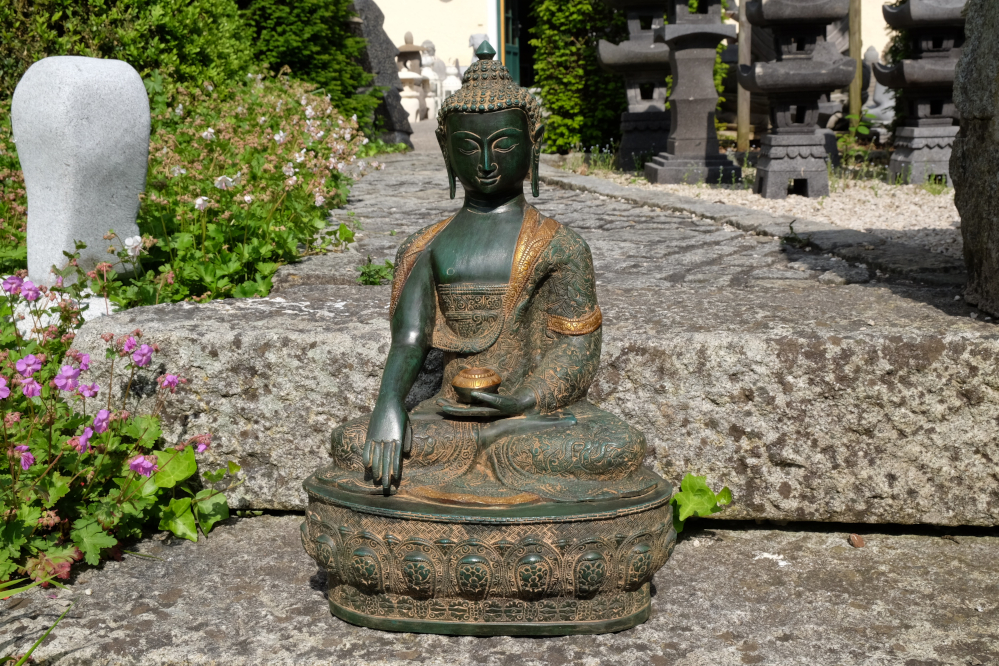 medizinbuddha aus massiver bronze traumhaft schoenes unikat aus indien