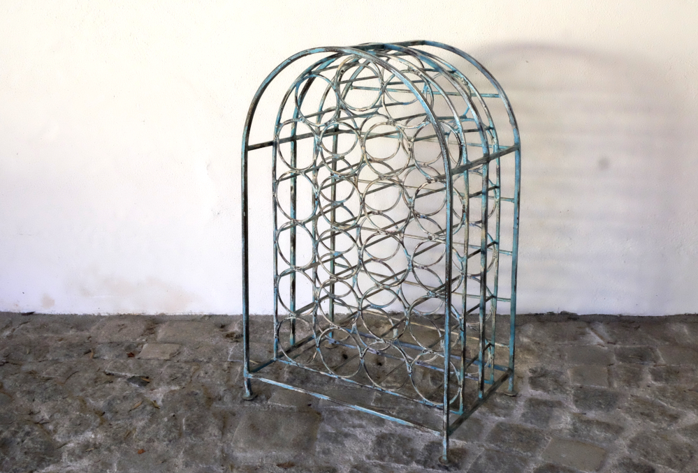 praktisches weinregal aus eisen platz für 23 flaschen aus indien