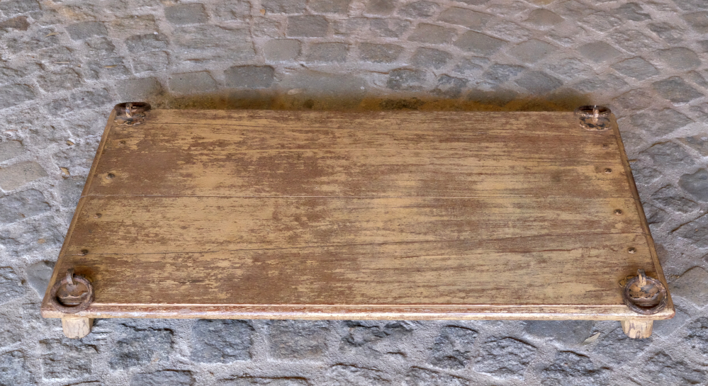 Alter Sitz einer Schaukel, guter Podest für einen Buddha, Buddha Plate