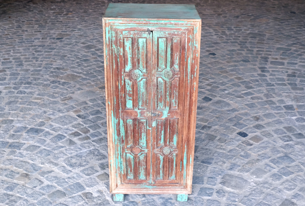schmaler schrank aus indien
