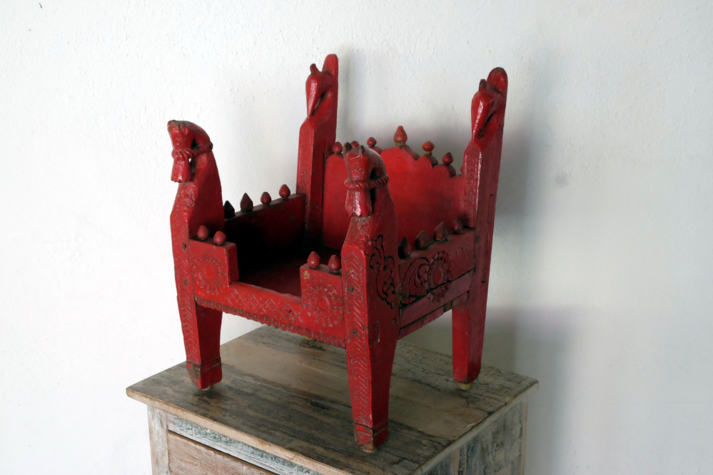 Pferdekopf-Schrein Rot