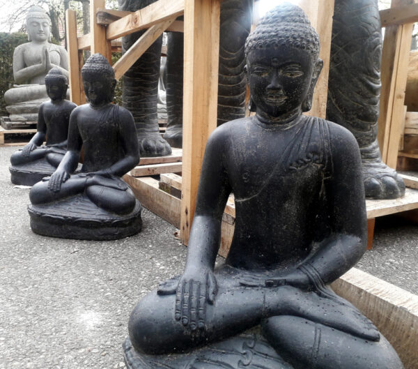 kleiner buddha aus steinguss, frostsicher