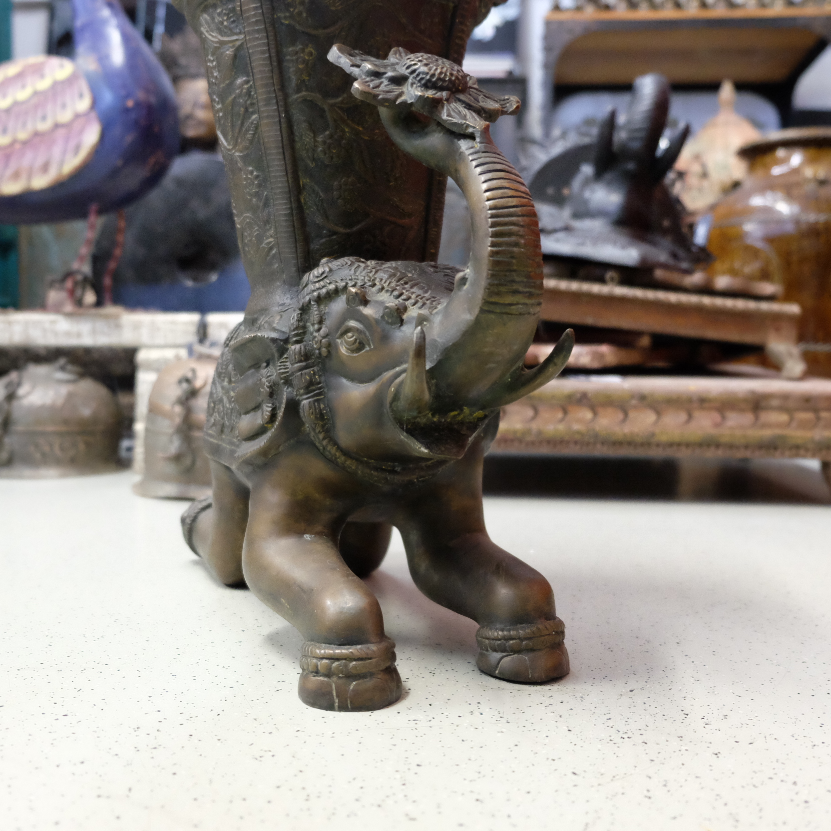 Blumenständer Bronze, Elefant