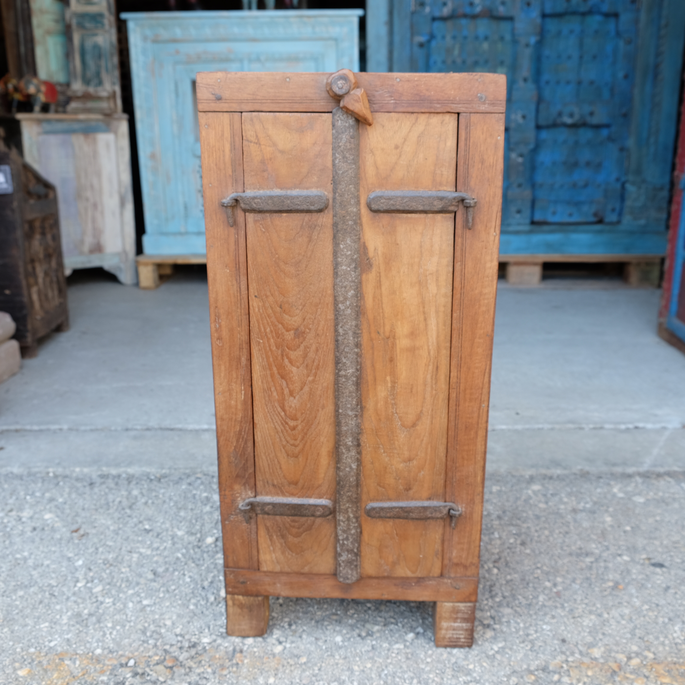 Kästchen Sheeshamholz 30x23x67