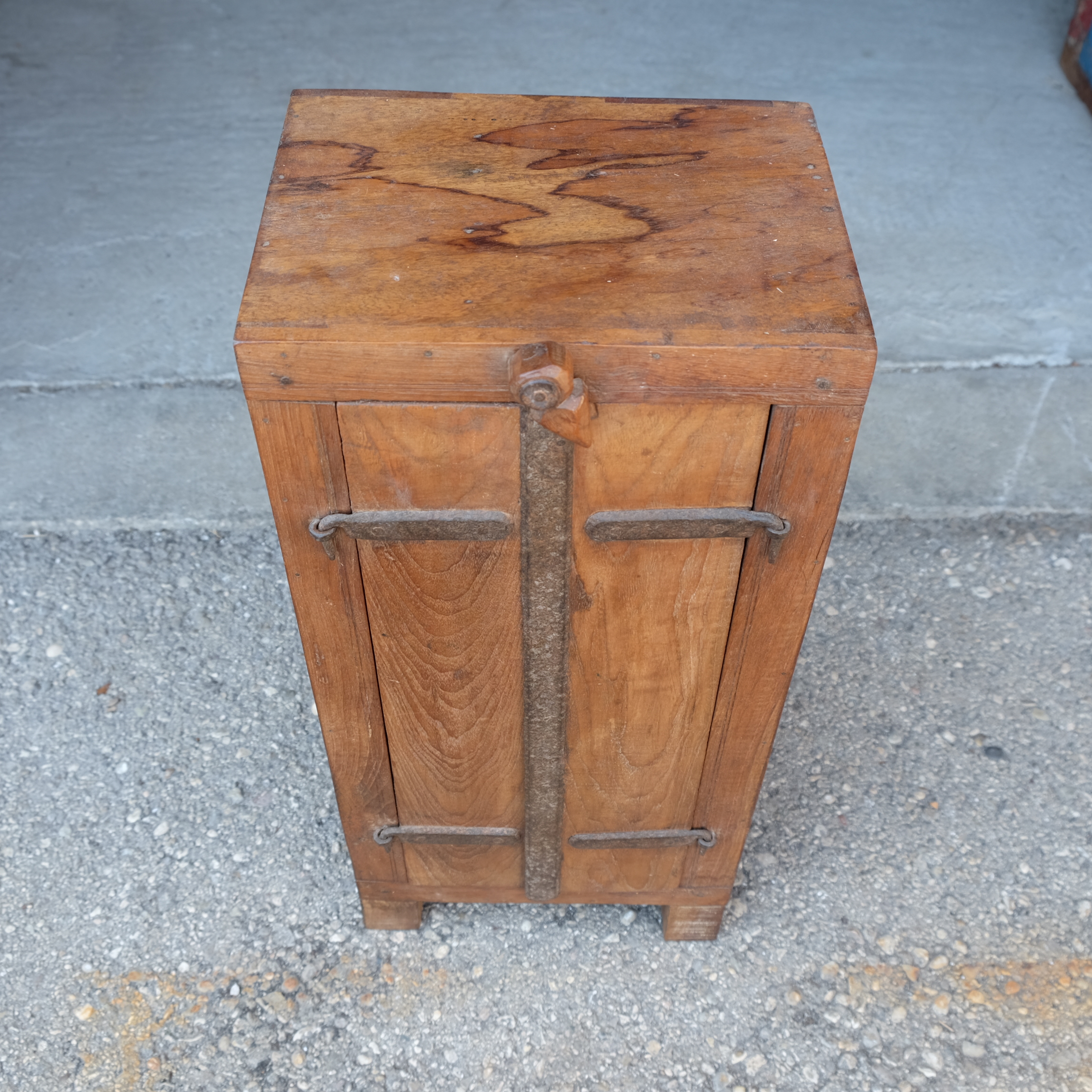 Kästchen Sheeshamholz 30x23x67