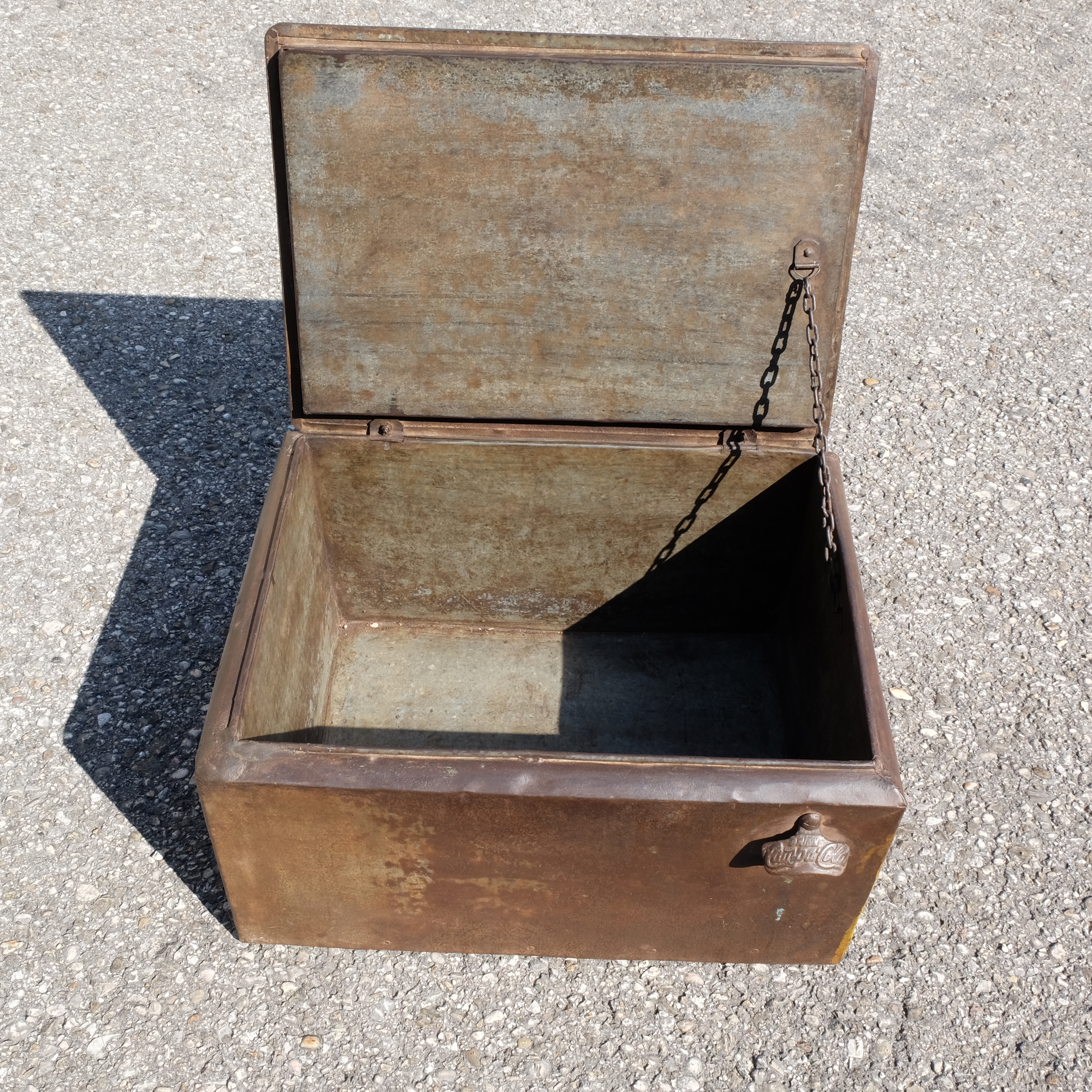 Alte Kühlkiste Coca-Cola