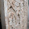 Quadratisches Relief mit altweisser Patina