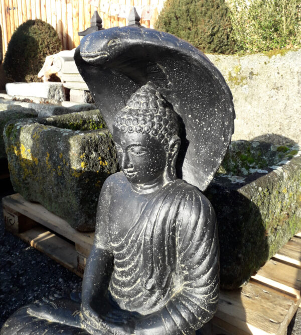 Buddha mit Kobra aus frostsicherem Steinguss