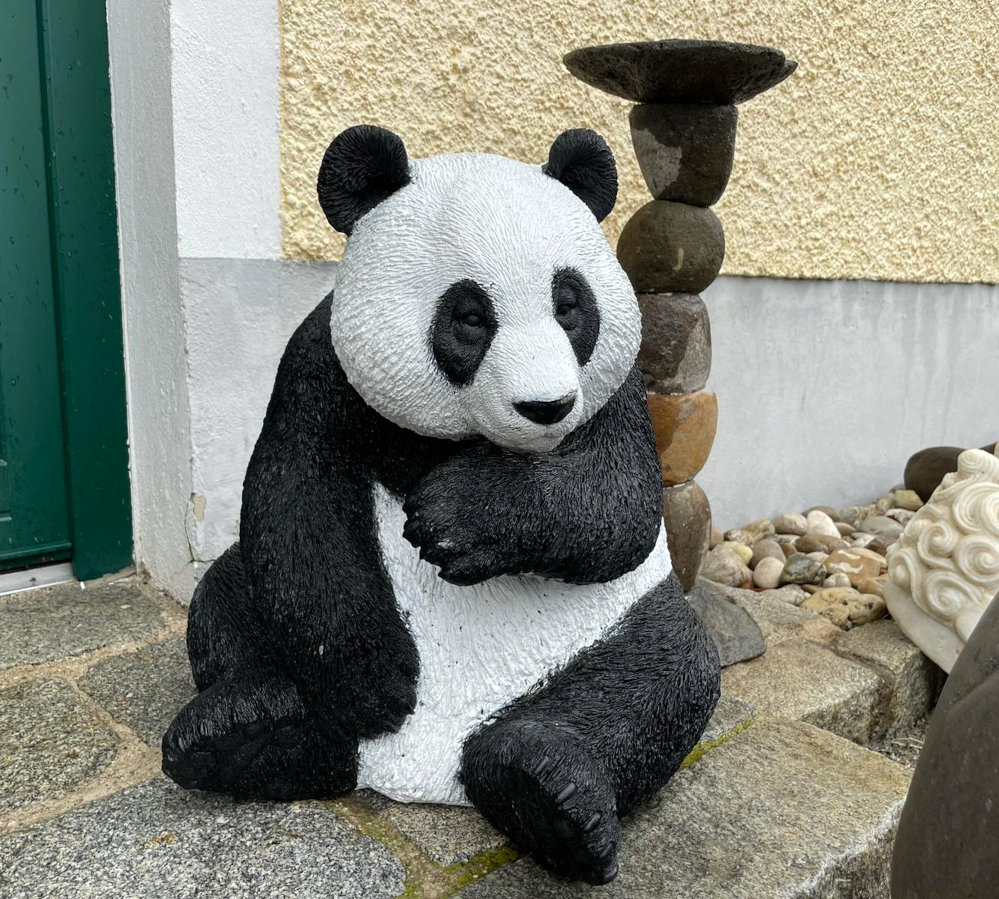 lebensechter panda aus frostsicherem steinguss