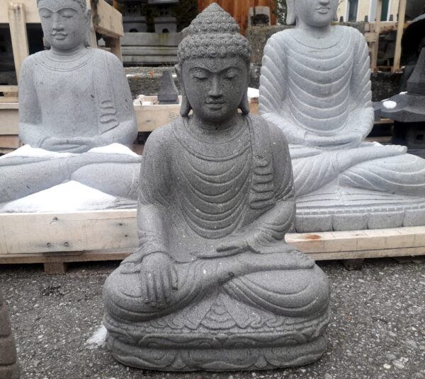 Buddha 60 cm aus Riverstone, frostsicher