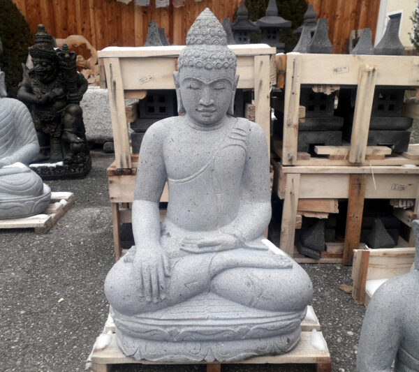 buddha aus frostsicherem flussstein 80 cm