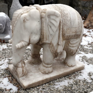 elefant aus marmor
