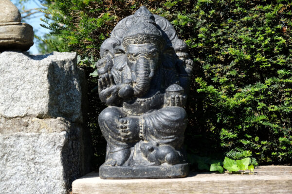 ganesha aus frostsicherem steinguss