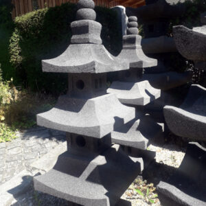 gartenpagode aus lavastein