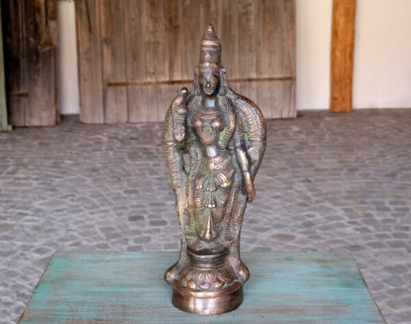 stehender shiva aus bronze