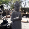 stehender buddha aus riverstone 100 cm frostsicher