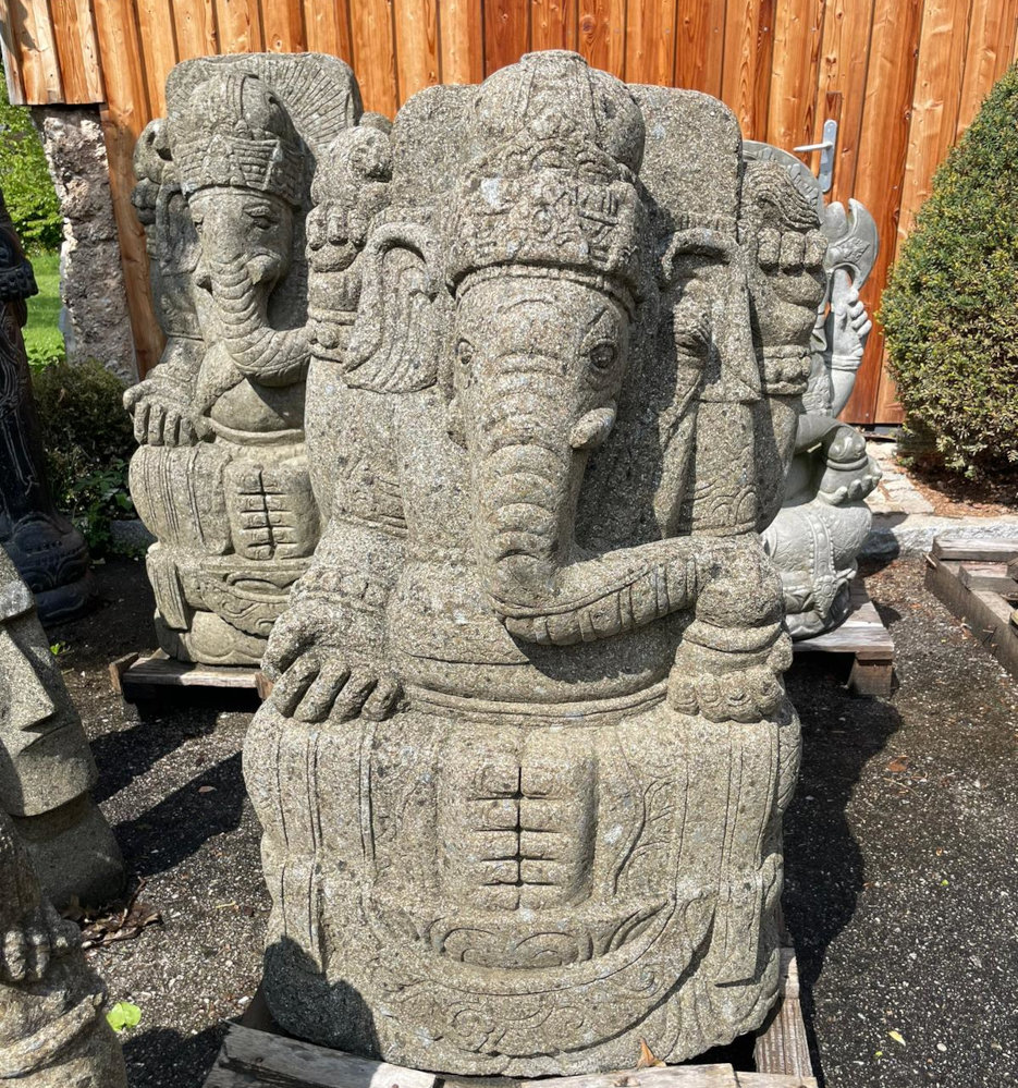 grosser ganesha aus lavastein
