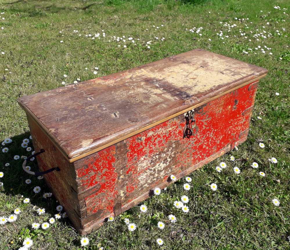 alte truhe aus indien