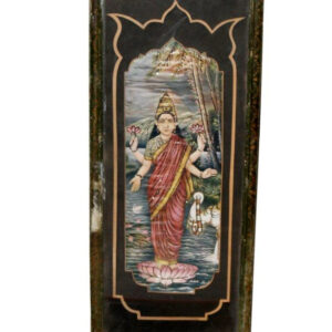 bild von lakshmi hinter glas