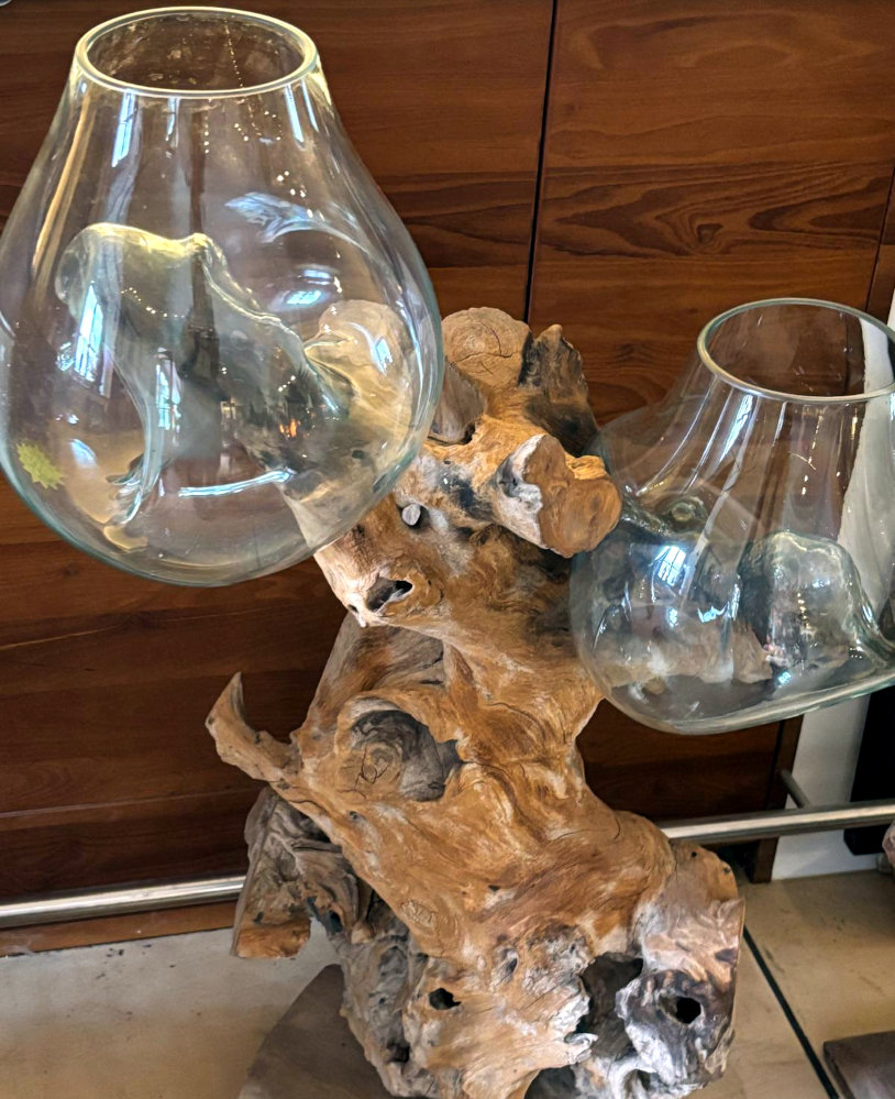 glas auf teak mundgeblasen