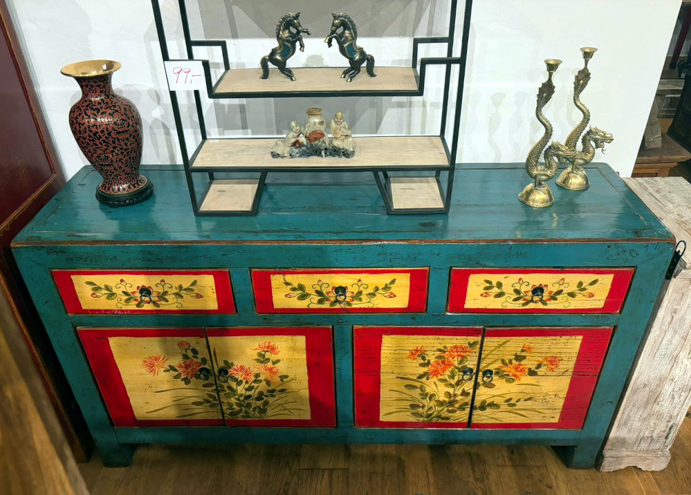 bemalte chinesische Kommode