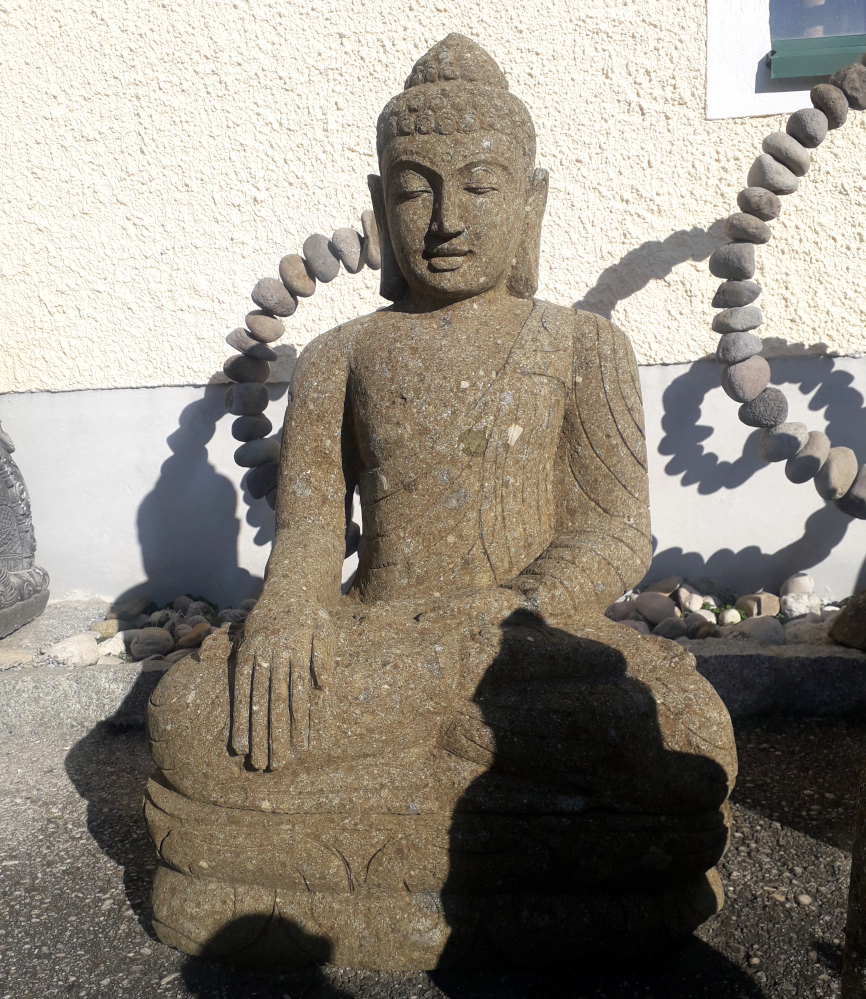 buddha aus lavastein 100 cm