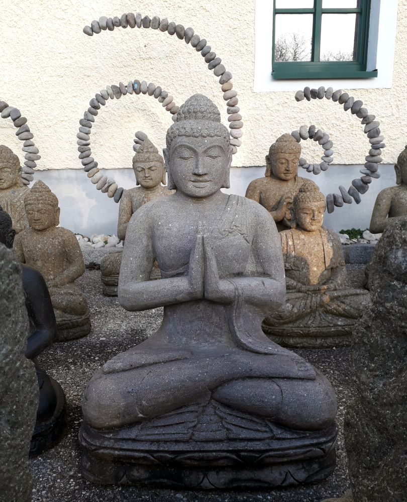 buddha frostsicher aus flussstein 85 cm