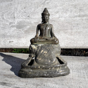 antiker buddha auf bleisockel