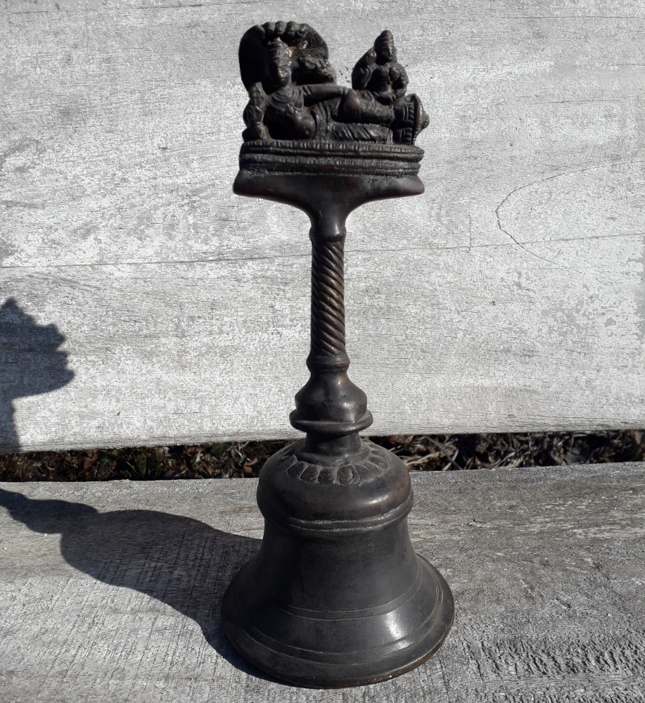 antike glocke aus nepal