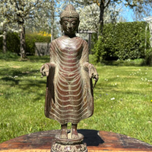 stehender buddha aus bronze