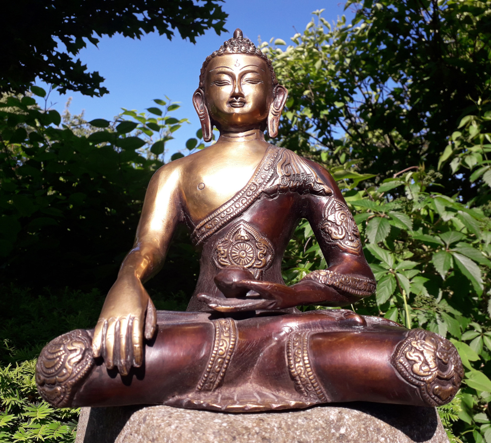 siddhartha gautama buddha statue aus bronze