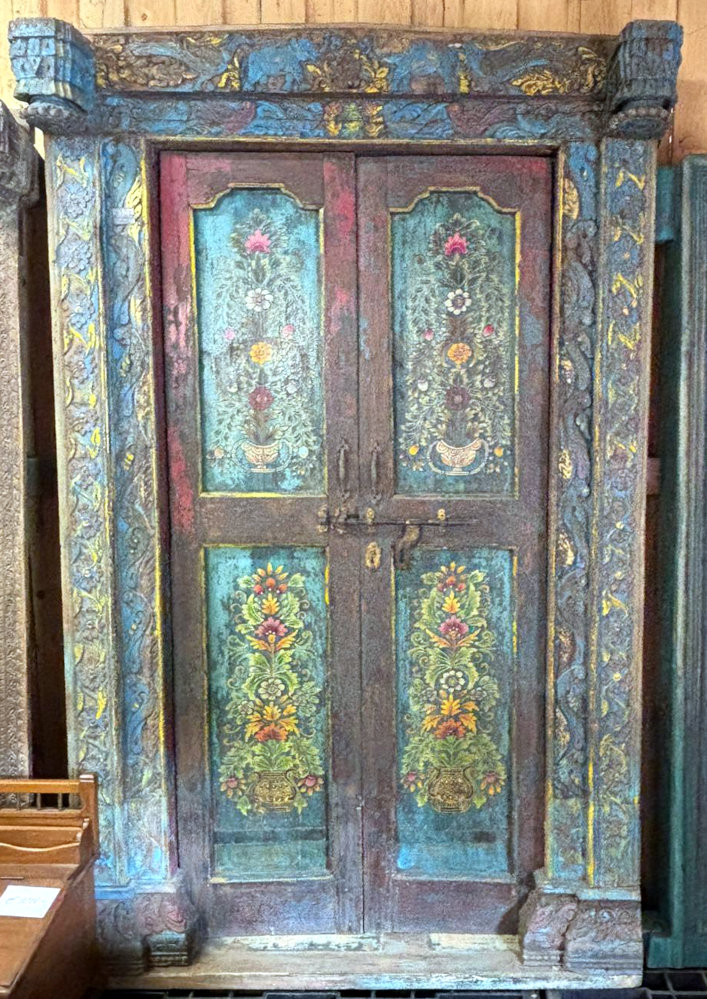 alte bunt bemalte tuer aus indien