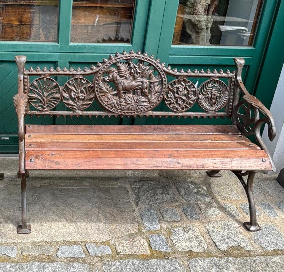 bank aus gusseisen mit jagdhund