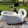 schwan aus weissem marmor
