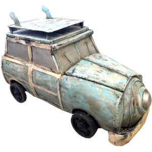 grosses spielzeugauto mit stauraum