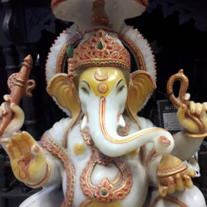 ganesha aus weissem marmor