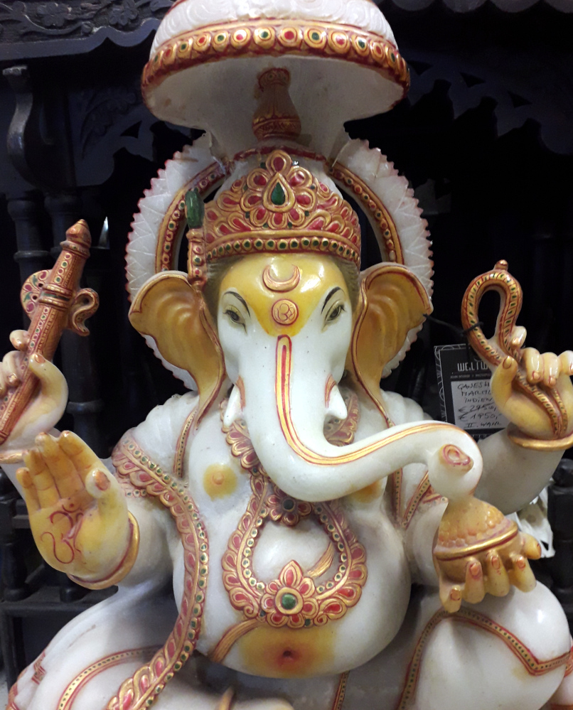 ganesha aus weissem marmor