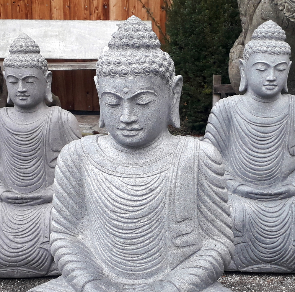 buddha aus massivem Flussstein 80 cm