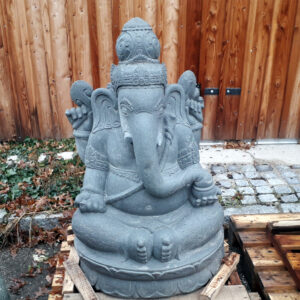 grosser Ganesha aus flussstein