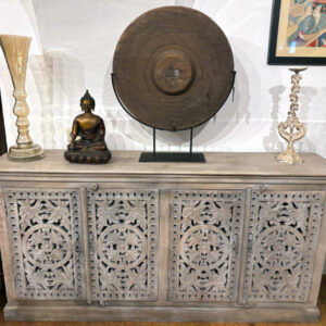indische kommode mit handgeschnitzten tueren