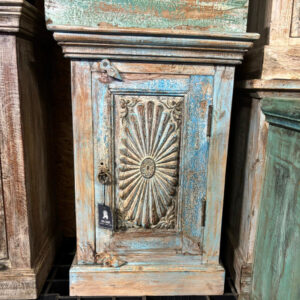 kaestchen mit blauer patina