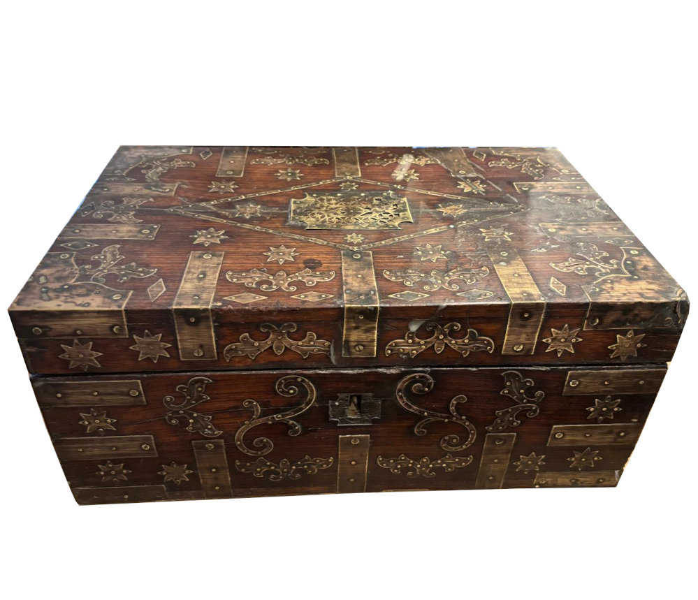 alte schatzkiste aus indien