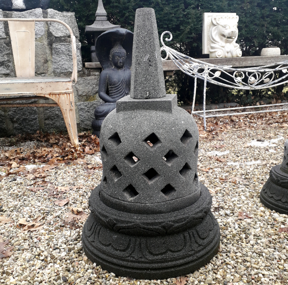 stupa aus lavastein