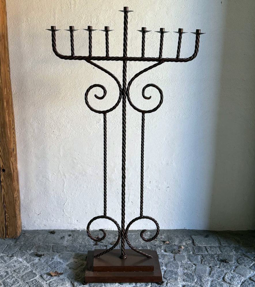 9-armiger leuchter aus eisen