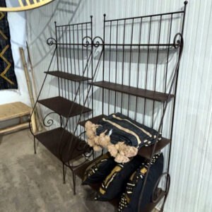 dekoratives eisenregal aus marrakesch